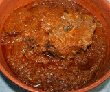 Meat gravy with cloves
