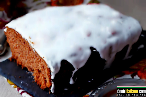 Cocoa, citrum and figs cake together with a white chocolate cream