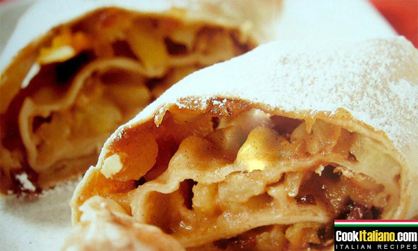 Light strudel with dates and apples