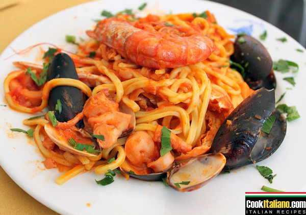 Linguine with seafood