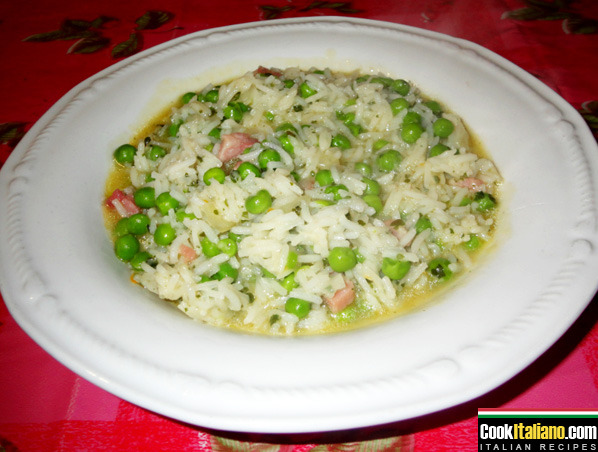 Rice with green peas